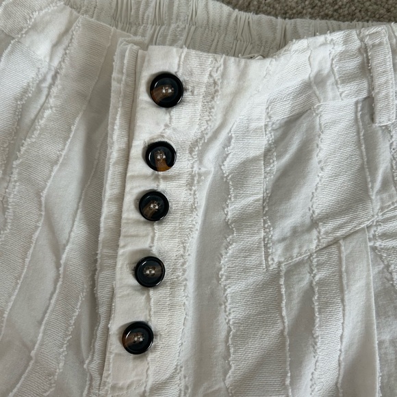 White Wide-Leg Buttoned Pants - Picture 3 of 5